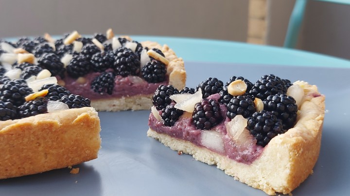 Crostata di more, pere e mandorle&nbsp;tostate