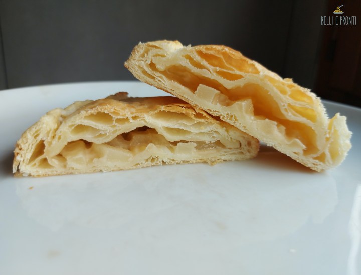 Tortino di pasta sfoglia con pere e&nbsp;Parmigiano