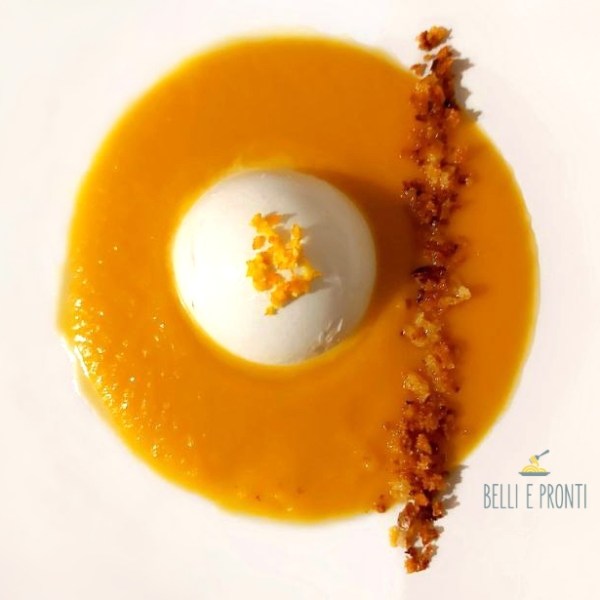Vellutata di zucca con mozzarella di bufala, zeste d’arancia e crumble&nbsp;piccante