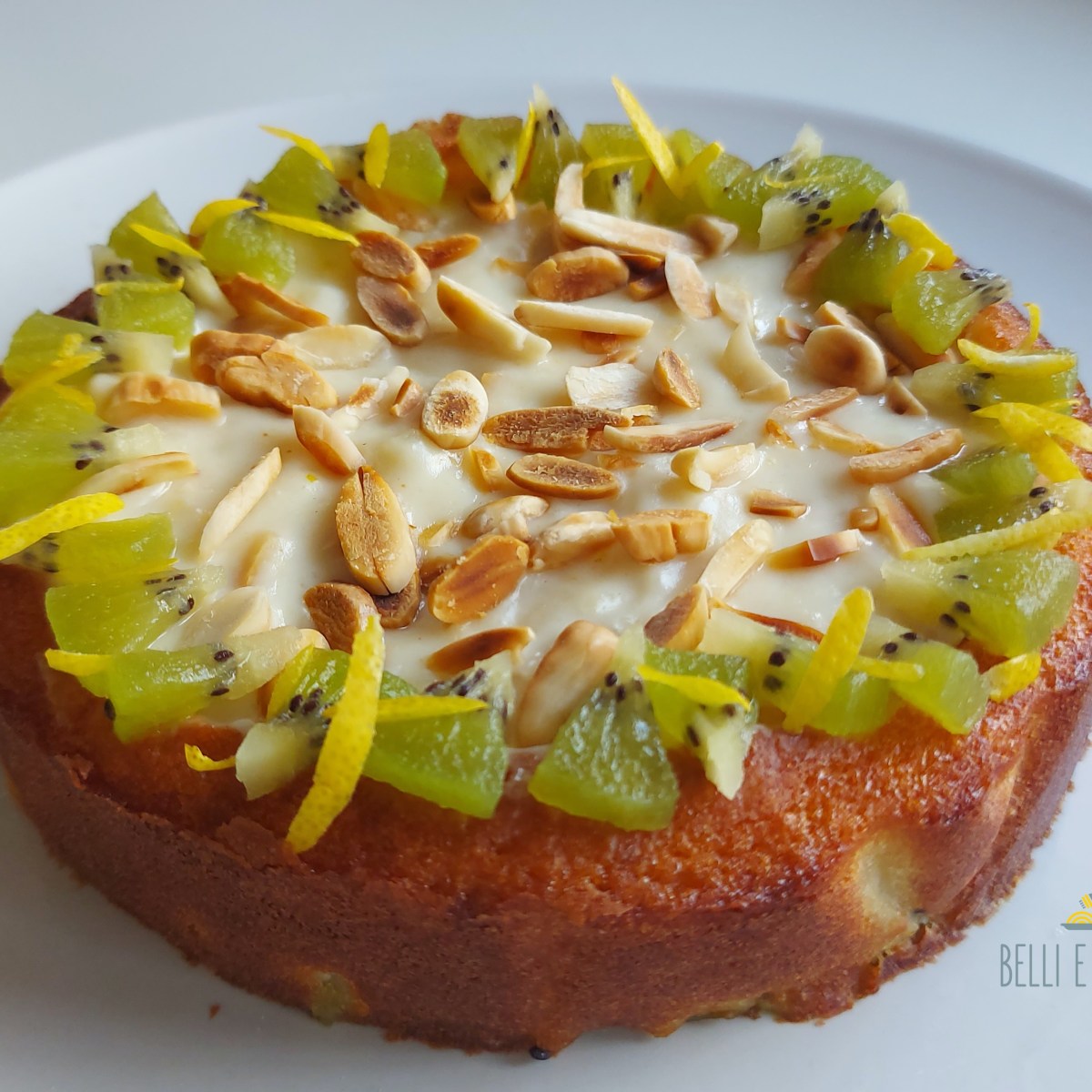 Torte di frutta: torta bassetta ai kiwi, con crema di limone e mandorle&nbsp;tostate