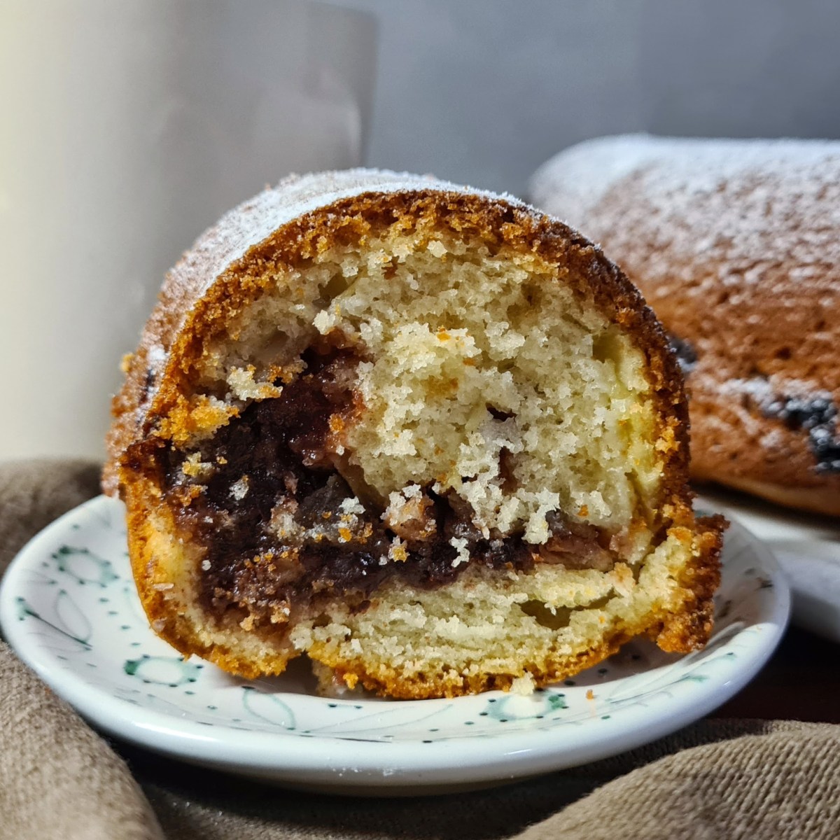 Ciambellone mele, vino e amaretti: farcito a&nbsp;crudo!