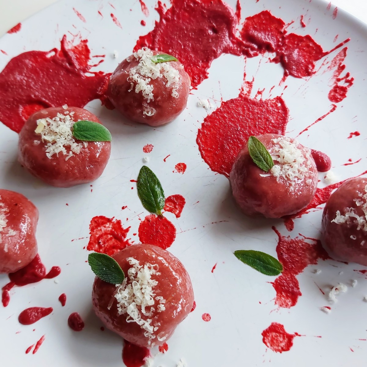 Gnocchi di patate e rape rosse, al&nbsp;gorgonzola