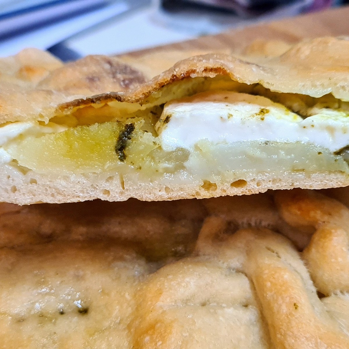 Pizza patate pesto e&nbsp;stracchino