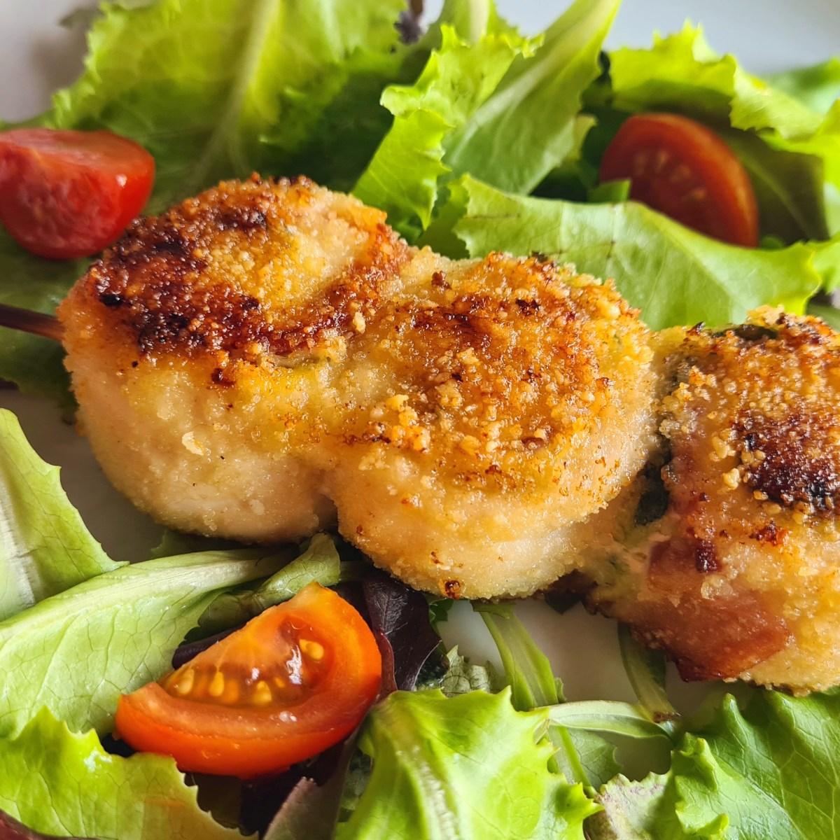 Petto di pollo con zucchine e speck: gli spiedini&nbsp;perfetti!