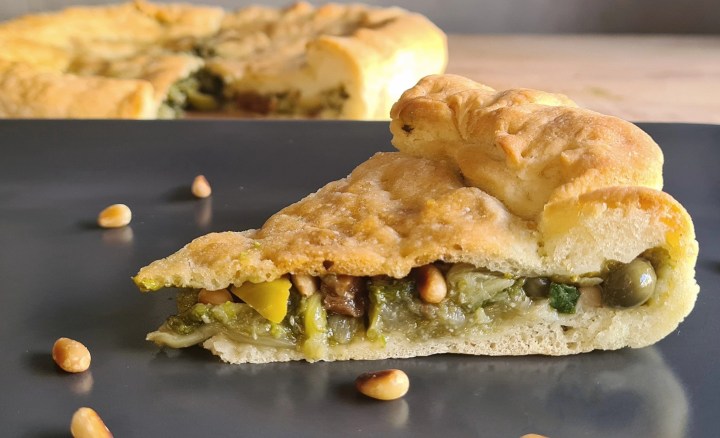 Pizza di scarole&nbsp;napoletana