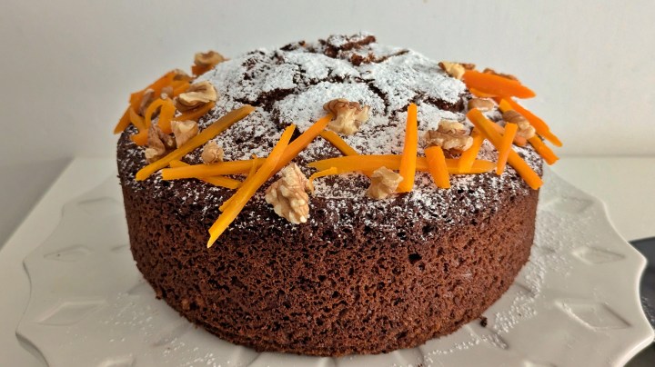 Torta di carote, noci, ananas e&nbsp;cocco