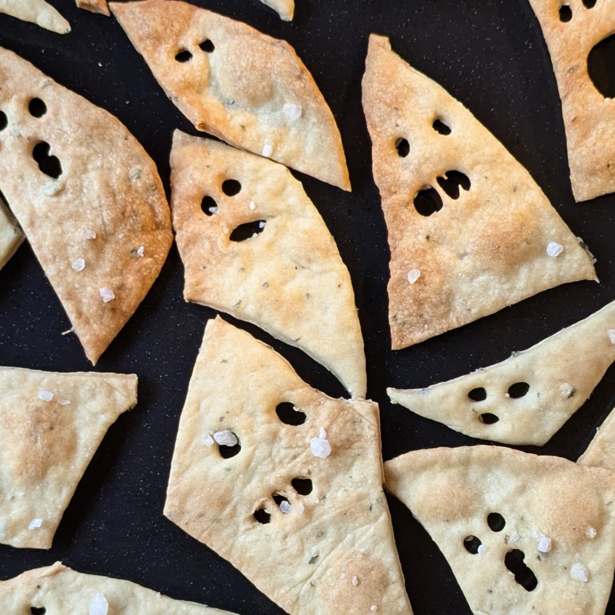 Aperitivo di Halloween:  crackers spaventosamente&nbsp;buoni!