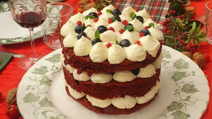 Torta Red velvet ai frutti di&nbsp;bosco