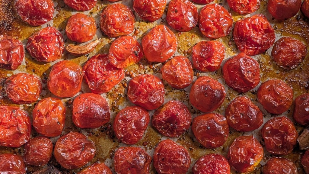 Pomodorini confit cotti, pomodorini confit tradizionalie, ricetta pomodorini confit tradizionali, ricetta dei pomodorini confit veloci, pomodorini confit veloci.