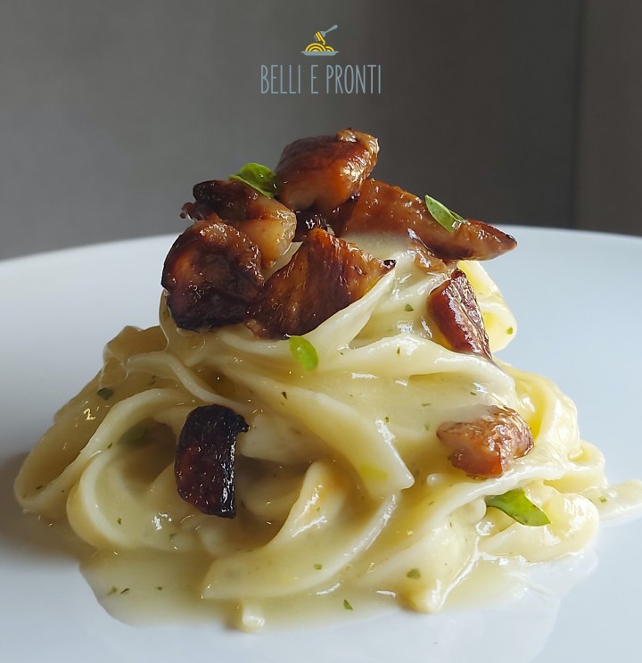 Tagliatelle, funghi porcini e cremoso di patate al&nbsp;basilico