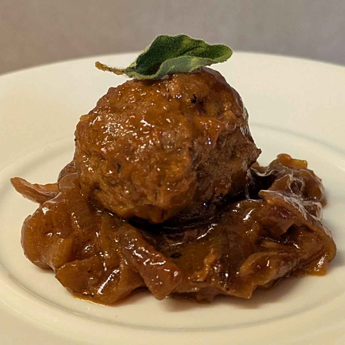 Polpette barbecue con birra e&nbsp;cipolle